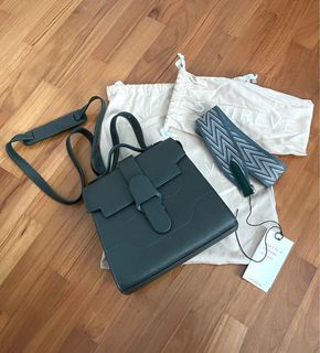 (Category: ) located in . Submitted by breakmyfashion (Listing ID 1290069901, Image 1). Description: .