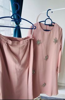 (Category: ) located in . Submitted by shopppwdeee (Listing ID 1289985016, Image 1). Description: .