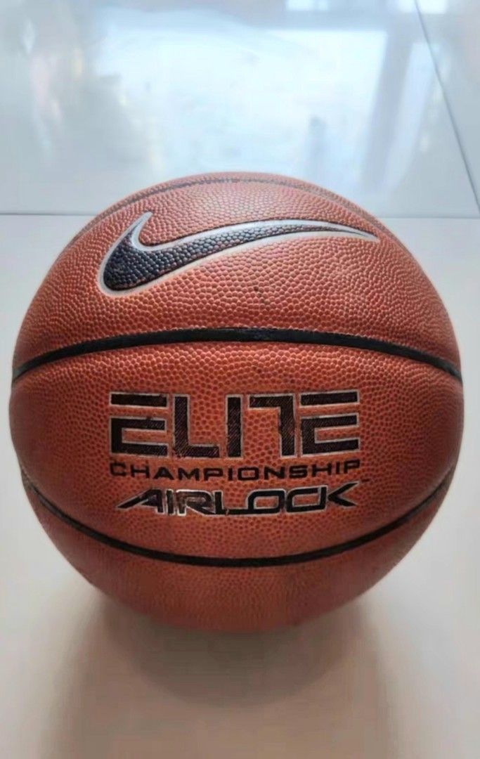 Basketball airlock nike 7 Carousell