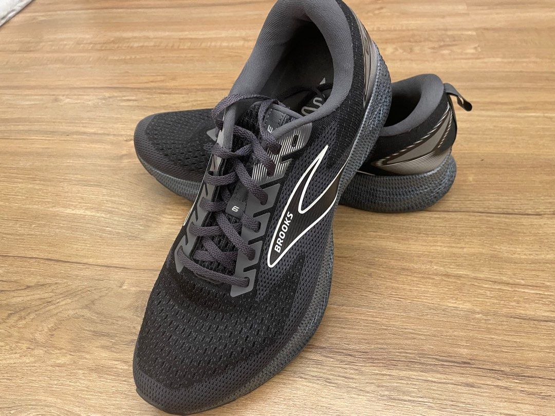 Brooks Levitate 6 LE Men s Fashion Footwear Sneakers on Carousell