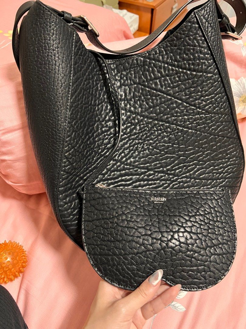 BURBERRY BLACK LEATHER MEDIUM CHESS SHOULDER BAG