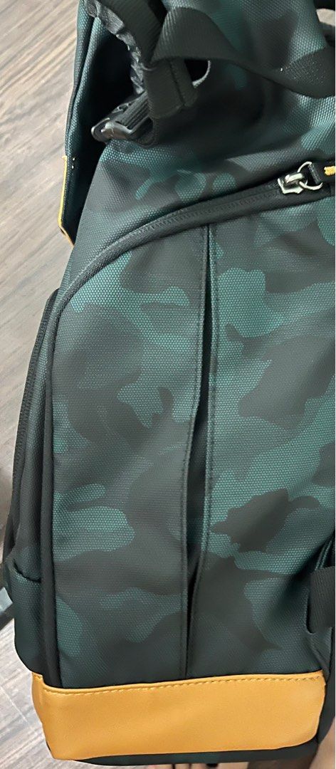 Camera backpack/bag (Category: Camera Bags & Carriers) located in Singapore. Submitted by ___yl___ (Listing ID 1289972038, Image 2). Description: Brand new camera bag, just opened from its packaging .