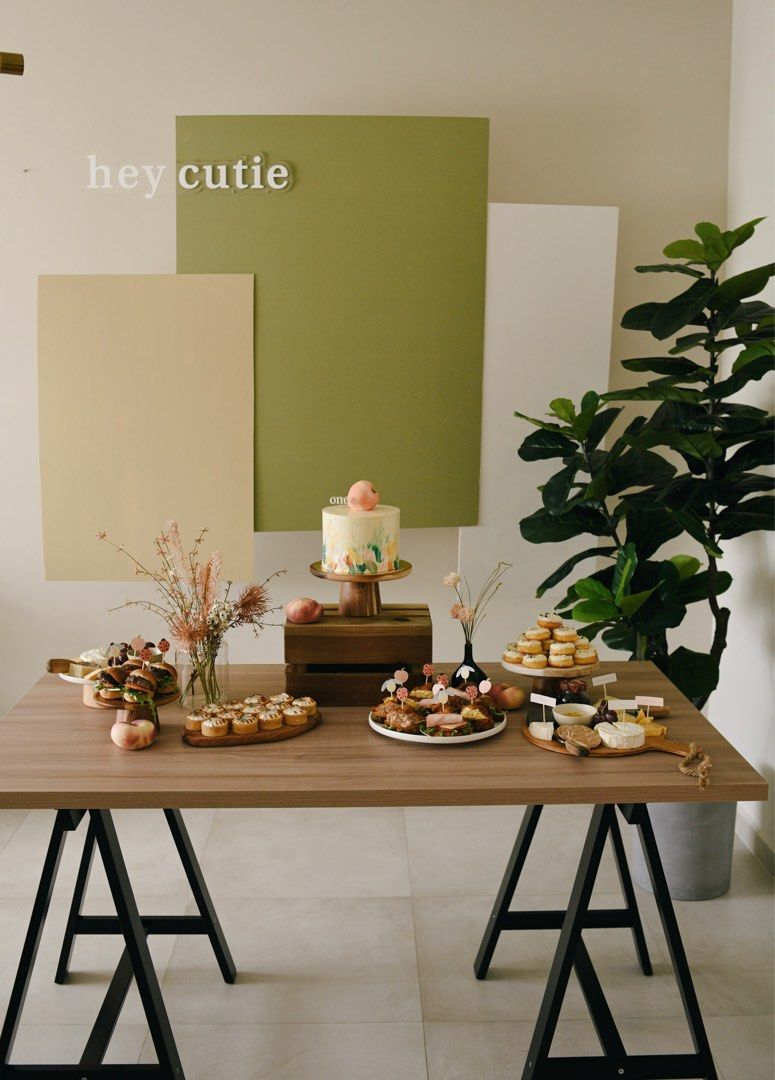 Custom Table (Category: Tables & Sets) located in Singapore. Submitted by ctem19 (Listing ID 1289997739, Image 2). Description: Work/dining table with a custom laminate table top. Great condition and lightly used. Price is negotiable Please arrange own pickup/delivery .