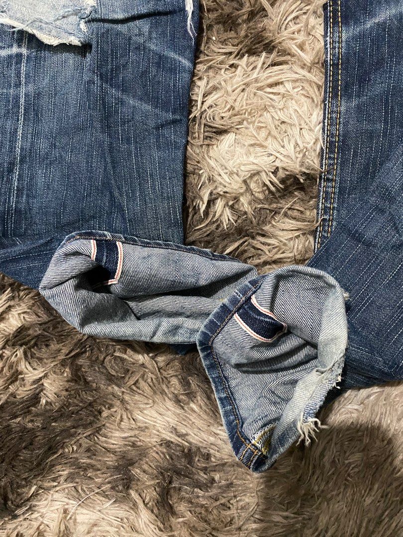 Edwin 505 Distressed Selvedge Denim Jeans (Category: Jeans) located in Mexico. Submitted by iseemiyakee. (Listing ID 1289955869, Image 3). Description: Size 32-34 Length 38.5 Issue Check photos.