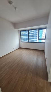 FOR RENT 1 Bedroom Condo in Makati Unfurnished The Rise Makati Malugay Street