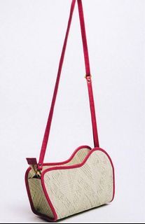 Selling: Halohalo Wavy Bag in Raspberry