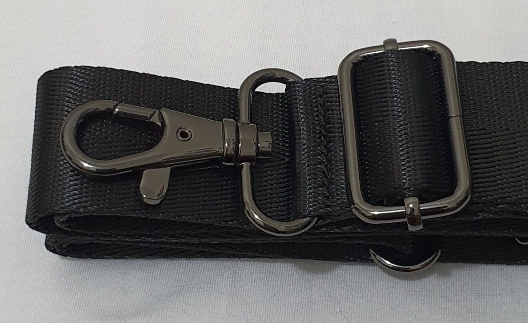 Brand New Carrying Strap (Category: Portable Audio Accessories) located in Paranaque City. Submitted by fcdm_olsell (Listing ID 1290043342, Image 3). Description: - Carrying strap for portable speakers and bags, etc. - Length: Adjustable up to 49 inches long - Color: Black (See Photos) - Condition: Brand New Delivery Options: - J&T Express (1-2 days, Advance payment) - Lalamove (Same day, COD, Near location) - Meet-up (Near Seller's location) Pay