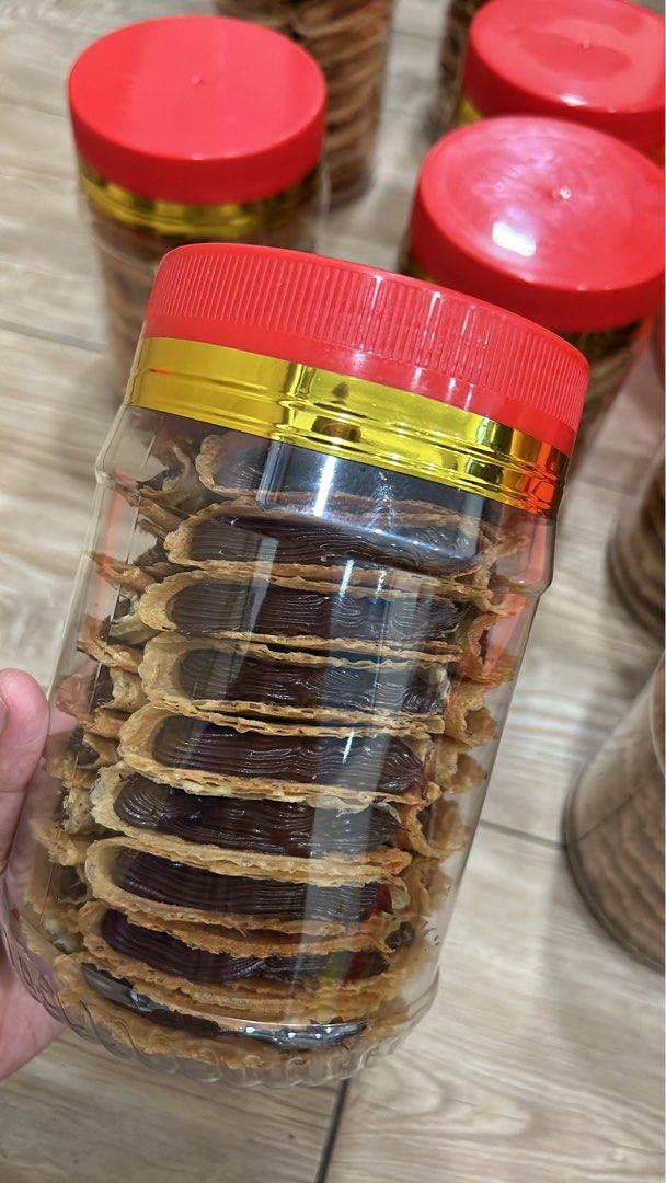 Shell Kapit Kuih Kapit Crunchy, Food & Drinks, Homemade Bakes on Carousell