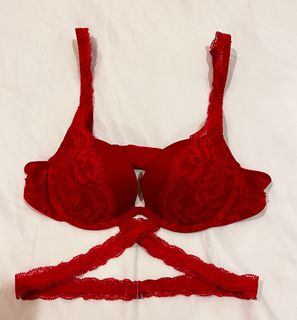 Victoria's Secret Logo bra 32C, Women's Fashion, New Undergarments