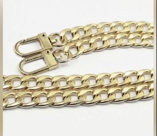 (Category: ) located in . Submitted by buysellcloset (Listing ID 1290073971, Image 1). Description: .