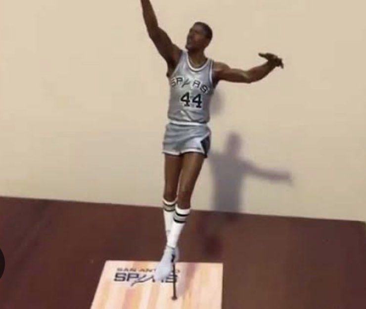 Nba McFarlane George Gervin limited edition (Category: Figurines & Statues) located in San Fernando. Submitted by collecatoy (Listing ID 1266112383, Image 2). Description: .