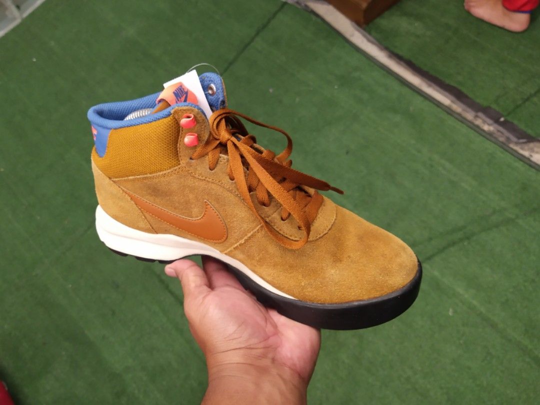 Nike top hoodland shoes