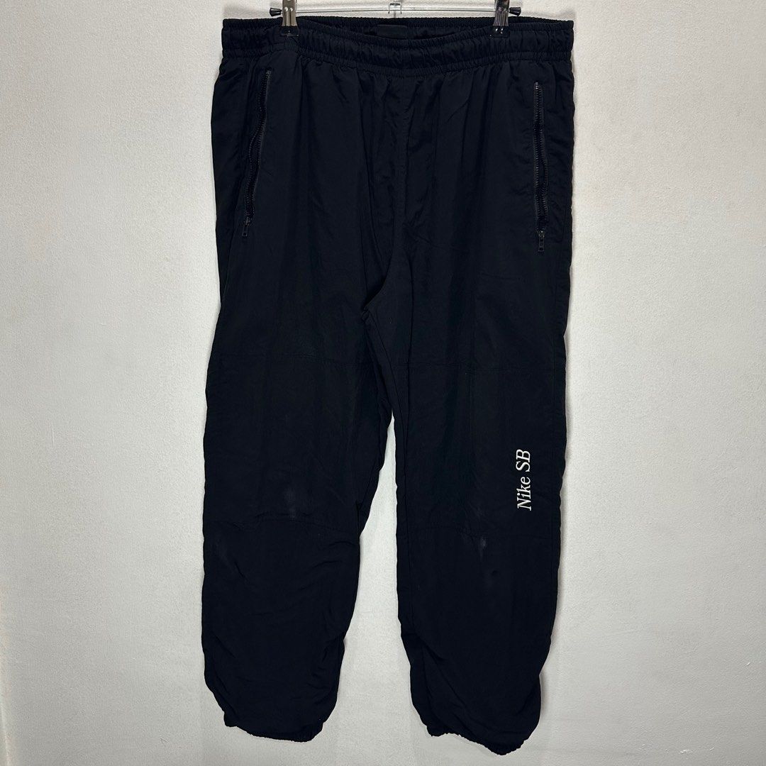 Nike SB jogger pants (Category: Joggers) located in Manila. Submitted by KF.finds (Listing ID 1289934947, Image 1). Description: Large on tag Width: 30-34 Length: 38 Excellent condition 9/10.