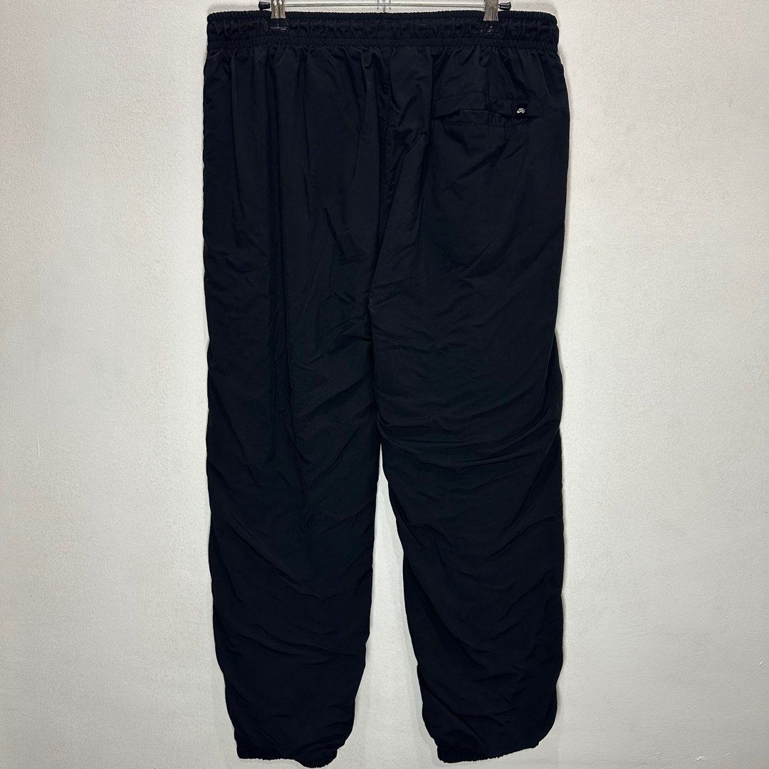 Nike SB jogger pants (Category: Joggers) located in Manila. Submitted by KF.finds (Listing ID 1289934947, Image 2). Description: Large on tag Width: 30-34 Length: 38 Excellent condition 9/10.
