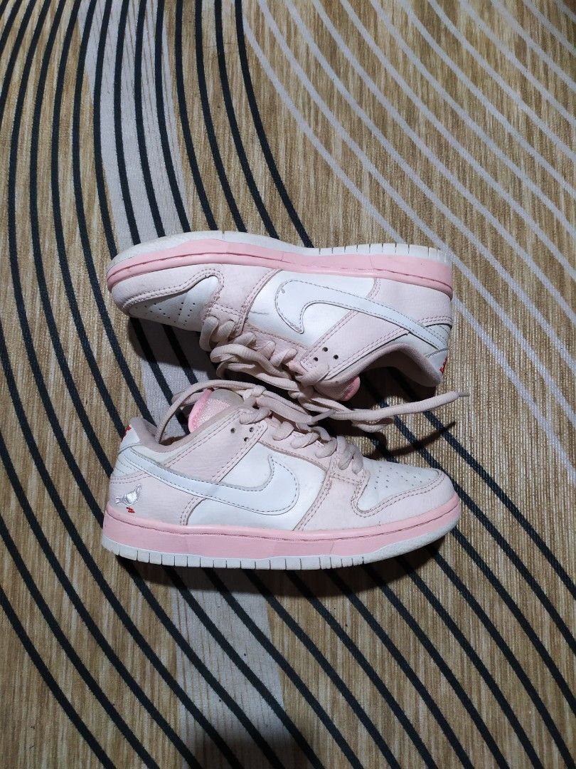 pink pigeon nike