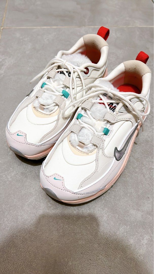 Nike VJ Carousell