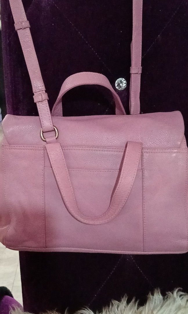 Radley London two way bag (Category: Luxury Bags & Wallets) located in Batangas. Submitted by girlmeetspurple (Listing ID 1289960048, Image 3). Description: two way bag handbag and sling bag.