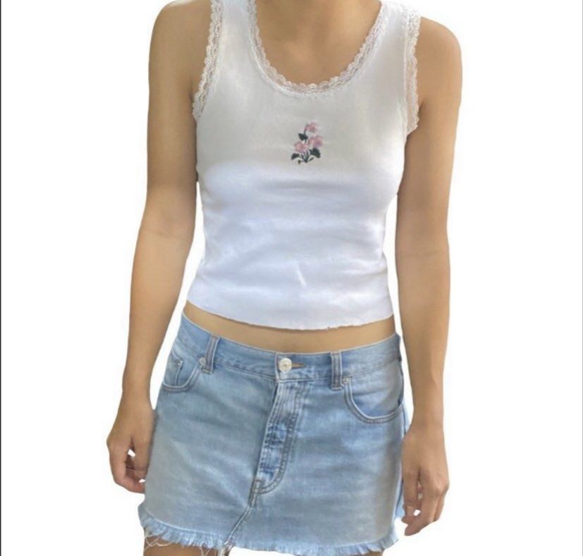 RARE Brandy Melville Ronnie Lace Bouquet Tank Top in White and