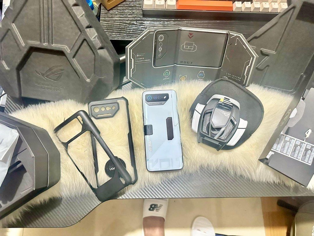 ROG PHONR (Category: Asus) located in Quezon City. Submitted by lineprelove23 (Listing ID 1290026661, Image 1). Description: For sale only Rog phone 7 ULTIMATE 512/16GB Storm white Complete package No issue Android 14 latest update Inclusion: Box same imei Unit Papers inside the box Pin ejectool Rog cable wire 65watts Rog adapter 65watts Rog aero cooler (unused & sealed pa) Gamepad With case DOP: July 2023 Location: North Caloocan / can do meet u