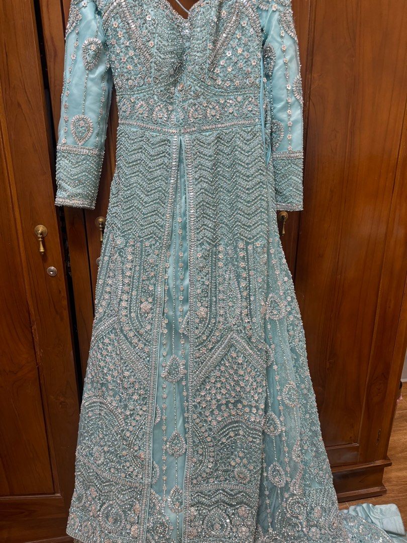 Pakistani Bridal Long Tail Maxi Dress Designs 2024-2025 | Pakistani bridal  dresses, Pakistani wedding dresses, Indian bridal wear