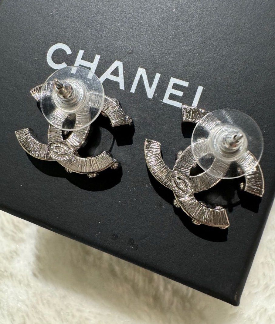 SALE AUTHENTIC CHANEL EARRINGS Women s Fashion Jewelry Organisers Earrings on Carousell