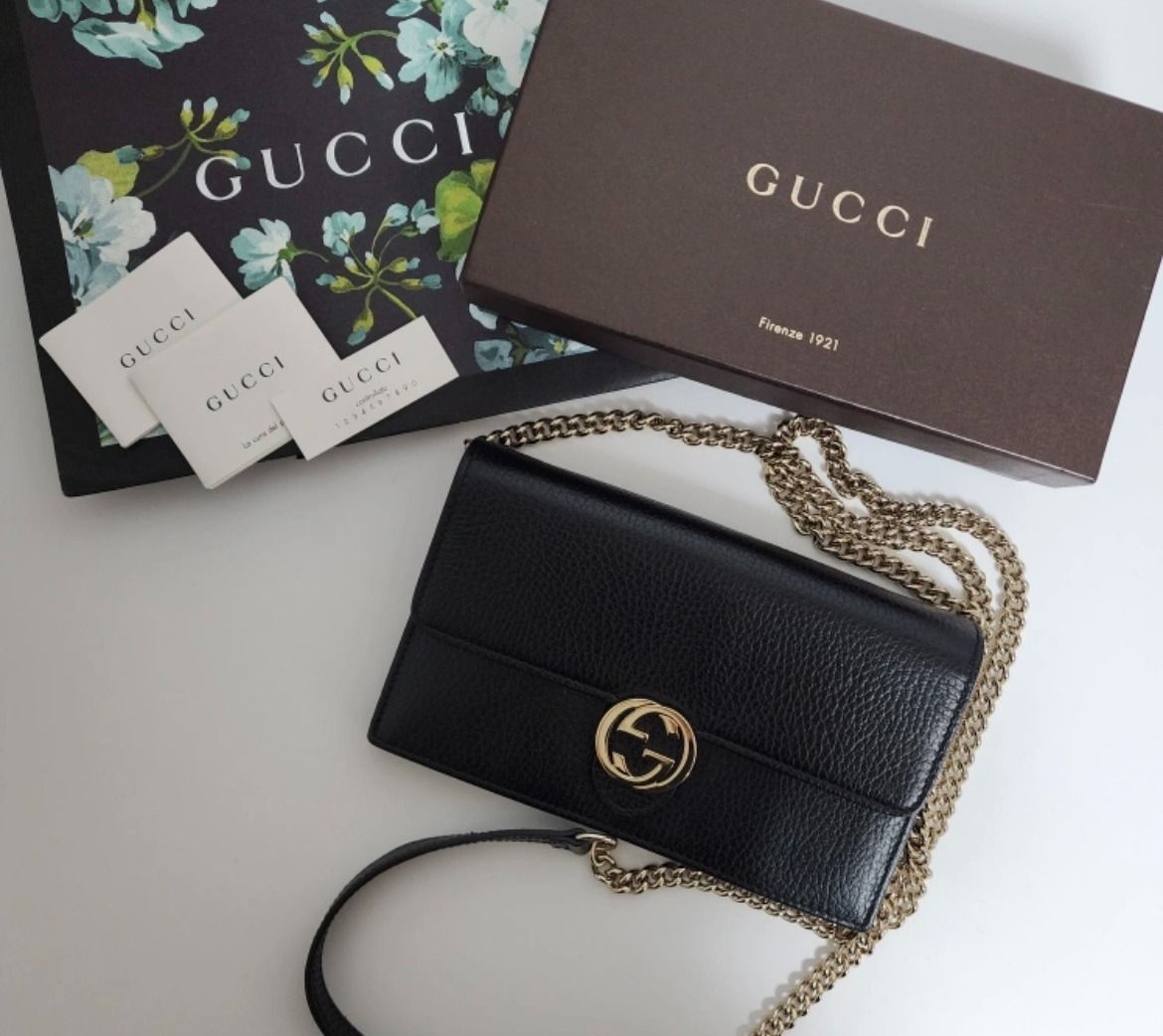 Gucci interlocking chain hotsell wallet