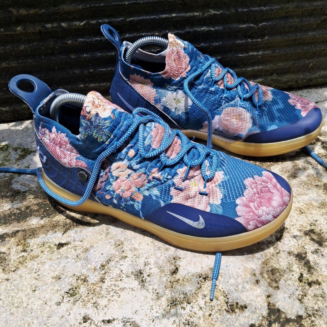 Kd 11 floral store