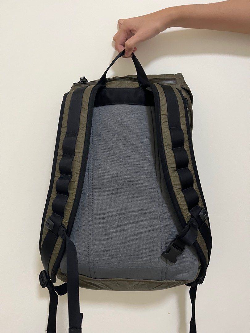 TIMBUK2 backpack (Category: Backpacks) located in Pasig City. Submitted by kevinl12345 (Listing ID 1289993277, Image 3). Description: -Can fit laptop -a lot of pockets -2 slots for tumblers .