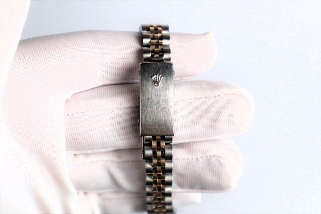 tudor (Category: Luxury Watches) located in Cabanatuan. Submitted by albertgonzales27 (Listing ID 1289989847, Image 3). Description: Vintage Tudor Princess Circa 1985 25mm 92413 Ref no Rolex crown aftermarket Rolex bracelet ETA 2671 movement Watch only no papers/no box Asking price 43,000 .