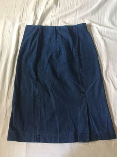 Uniqlo Half length Narrow Denim skirt (with slit)