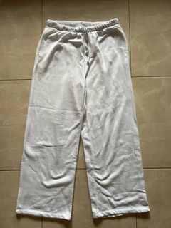 (Category: ) located in . Submitted by helpclearmyroom (Listing ID 1290043060, Image 1). Description: .