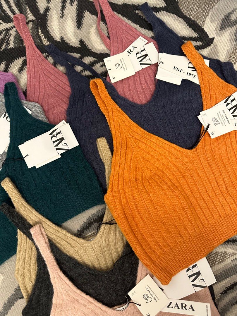 ZARA KNIT SUMMER TOP (Category: Sleeveless) located in Quezon City. Submitted by solteraph (Listing ID 1290012011, Image 1). Description: READY FOR SUMMER? This top is perfect for summer!! Available in XS-L all items are brandnew.