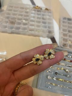 14K diamond Flower Earings