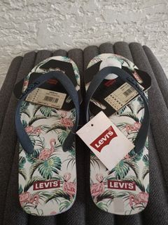 9 MEN Brand New Original Levi's Slippers