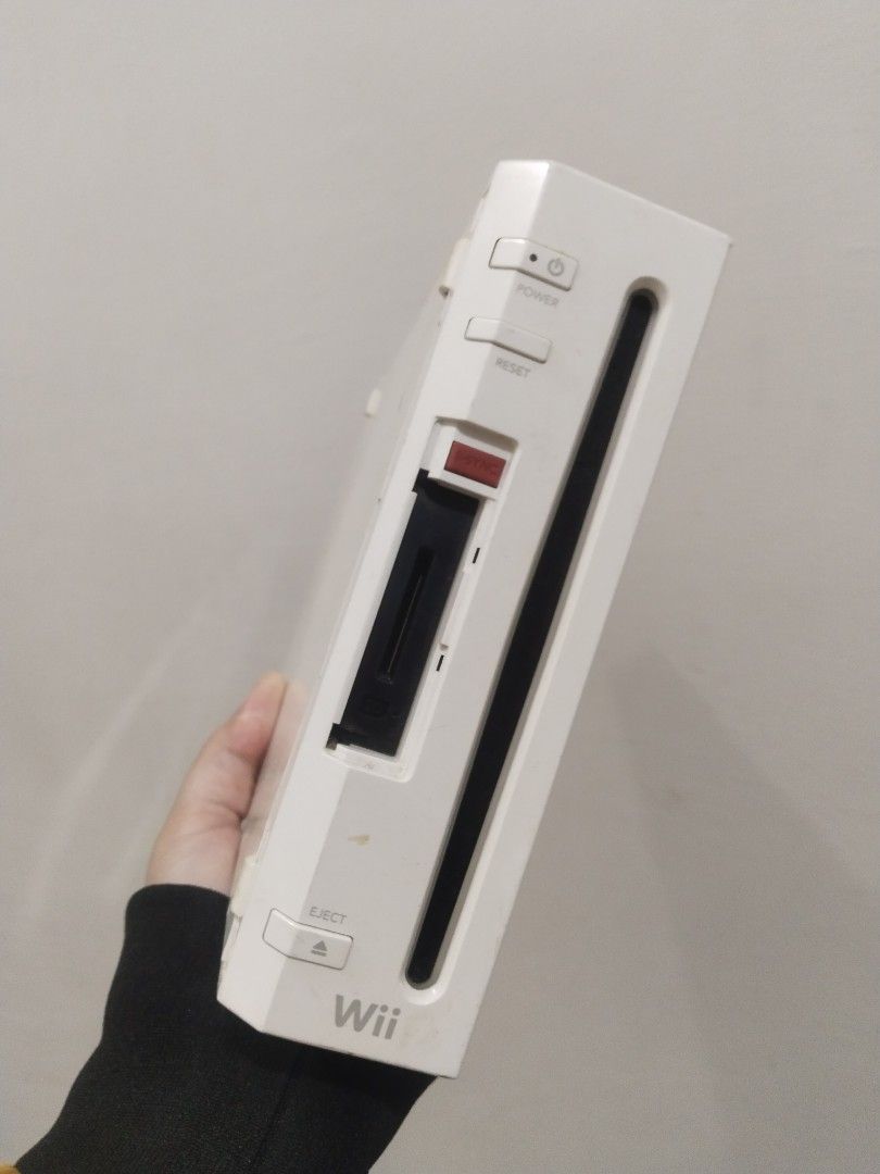 Affordable Nintendo Wii White Console 😍👌 (Category: PlayStation) located in Bulacan. Submitted by afford.japan (Listing ID 1290223048, Image 2). Description: Affordable Nintendo Wii White Console 😍👌.