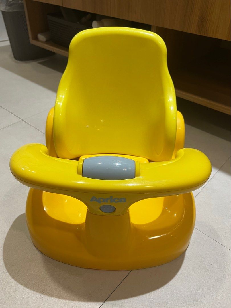 Aprica Bath Seat (Category: Bathtub & Bath Accessories) located in Paranaque City. Submitted by rymss (Listing ID 1290108512, Image 1). Description: .