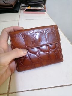 Authentic Vintage FURLA
Genuine Crocodile Skin Leather Wallet
May lagayan ng Paper bills, Coins and Card Slot (4pcs)