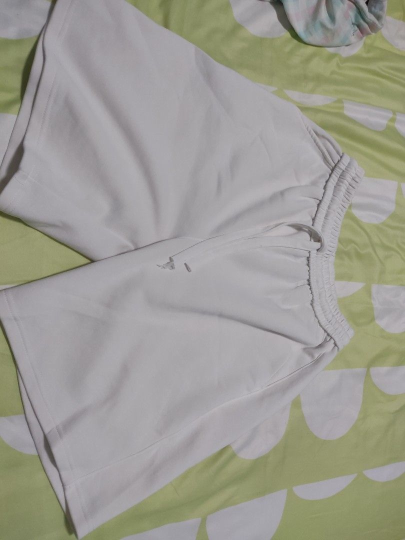 baggy white shorts