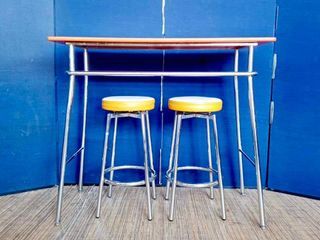 Bar table & stools set