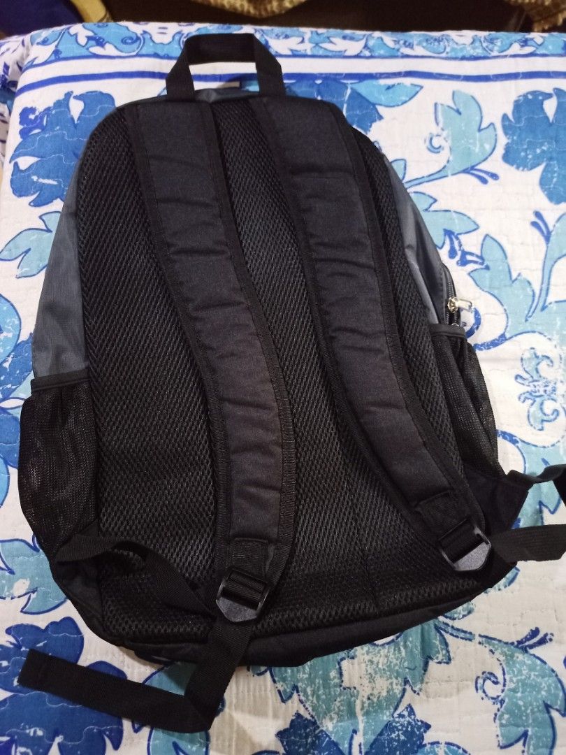 Beg sekolah cheap supreme