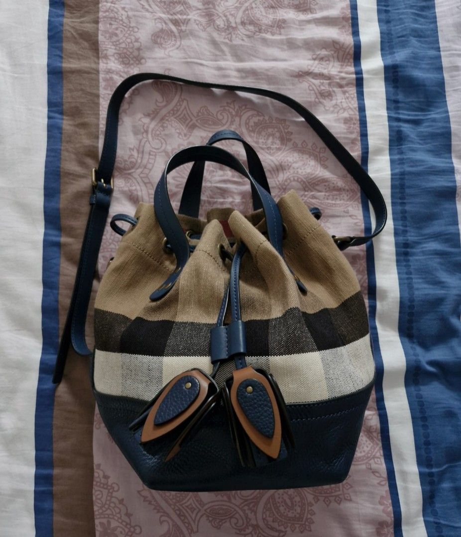 Burberry brit grainy canvas clearance