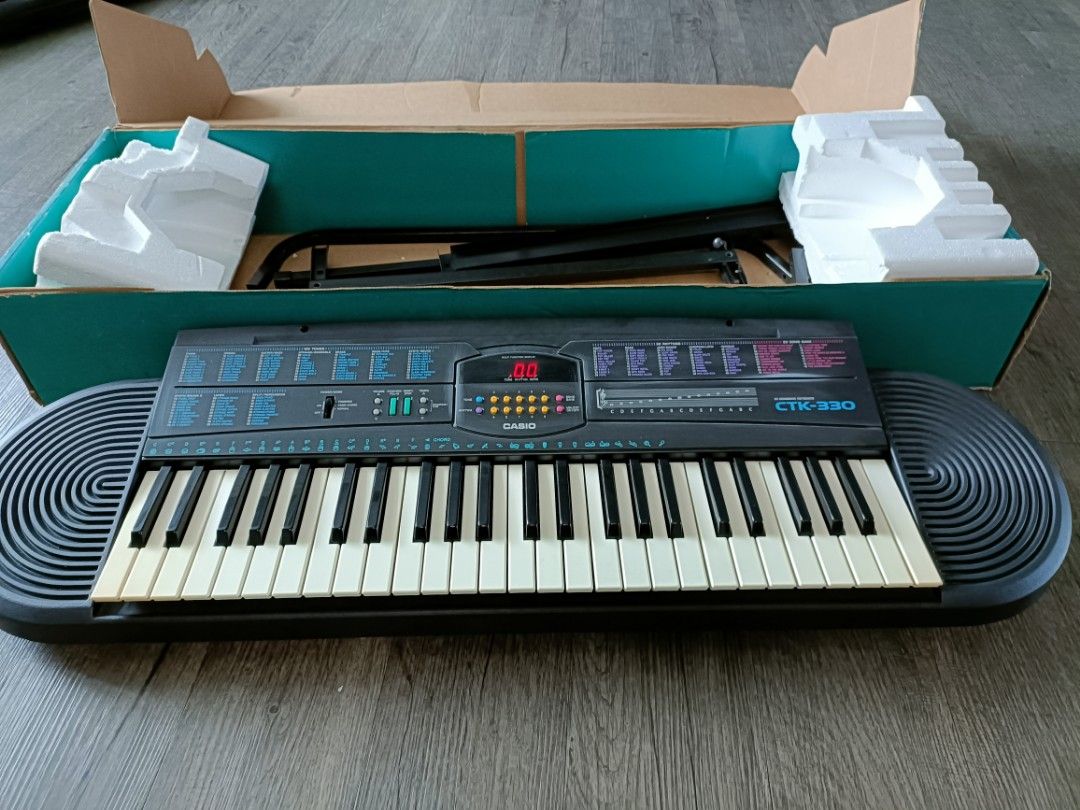 Casio CTK 330 electric keyboard
