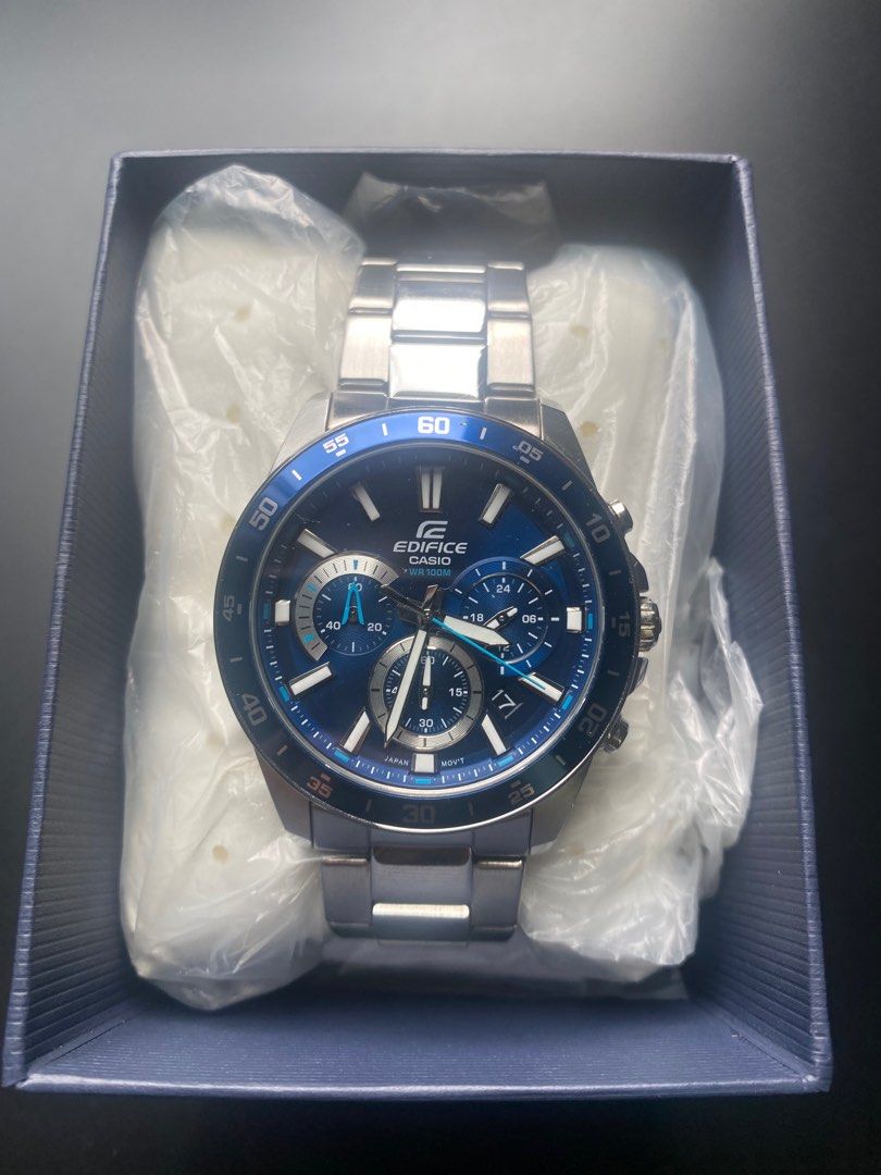 Casio Ediface (Category: Men's Watches) located in Singapore. Submitted by az_diecast (Listing ID 1290138421, Image 1). Description: Used once or twice- no defects Battery powered- still working Meet up only and payment upon collection via cash or paynow.