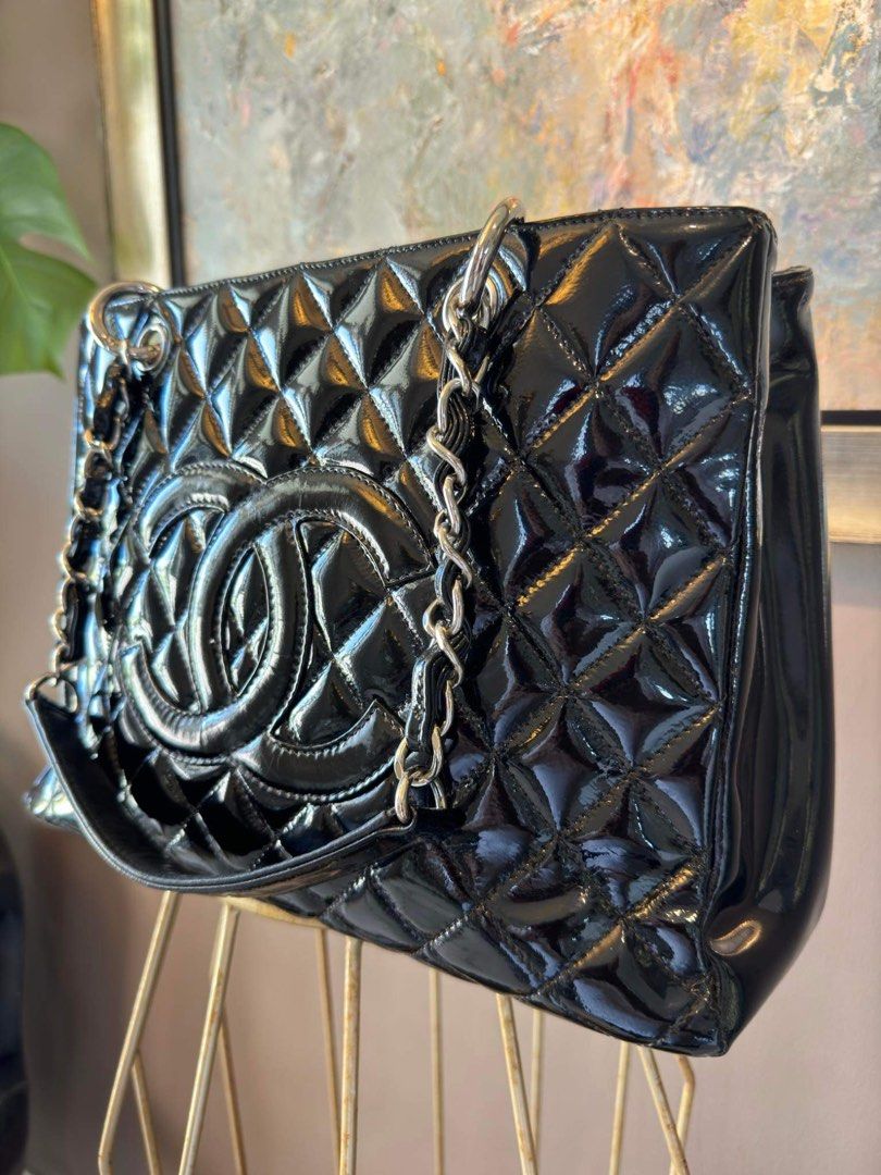 Chanel GST (Category: Luxury Bags & Wallets) located in Cavite. Submitted by sarisari19 (Listing ID 1290155808, Image 3). Description: Chanel GST Patent Hologram Intact With authenticity card and dustbag Pm for detailed pics.
