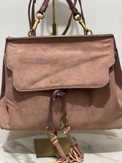 (Category: ) located in . Submitted by stylerph (Listing ID 1290218079, Image 1). Description: .