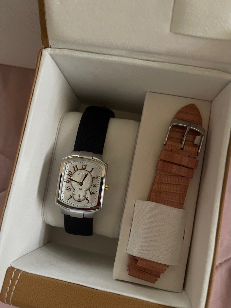 Classic Collection of Philip Stein (Category: Luxury Watches) located in Cavite. Submitted by dyyyy1997 (Listing ID 1290145459, Image 2). Description: Original Classic Collection of Philip Stein Watch Brand New Color of the straps: pink & black With box and warranty card Can ask for more photos Preferably meet up pag get yung item RFS: need funds .