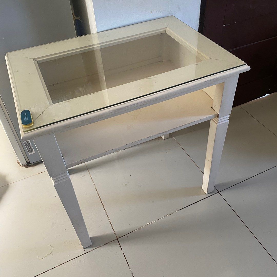 Consol Table / Study Table / Work Table (Category: Office Furniture & Fixtures) located in Bacolod City. Submitted by hannacampsss (Listing ID 1290109511, Image 2). Description: Console table / Study Table / Work Table Wood: Gemelina Length: 31.5 Height: 31 Width: 21.5 Open for delivery around Bacolod RFS: upgrade & need more space 4800 (negotiable) .