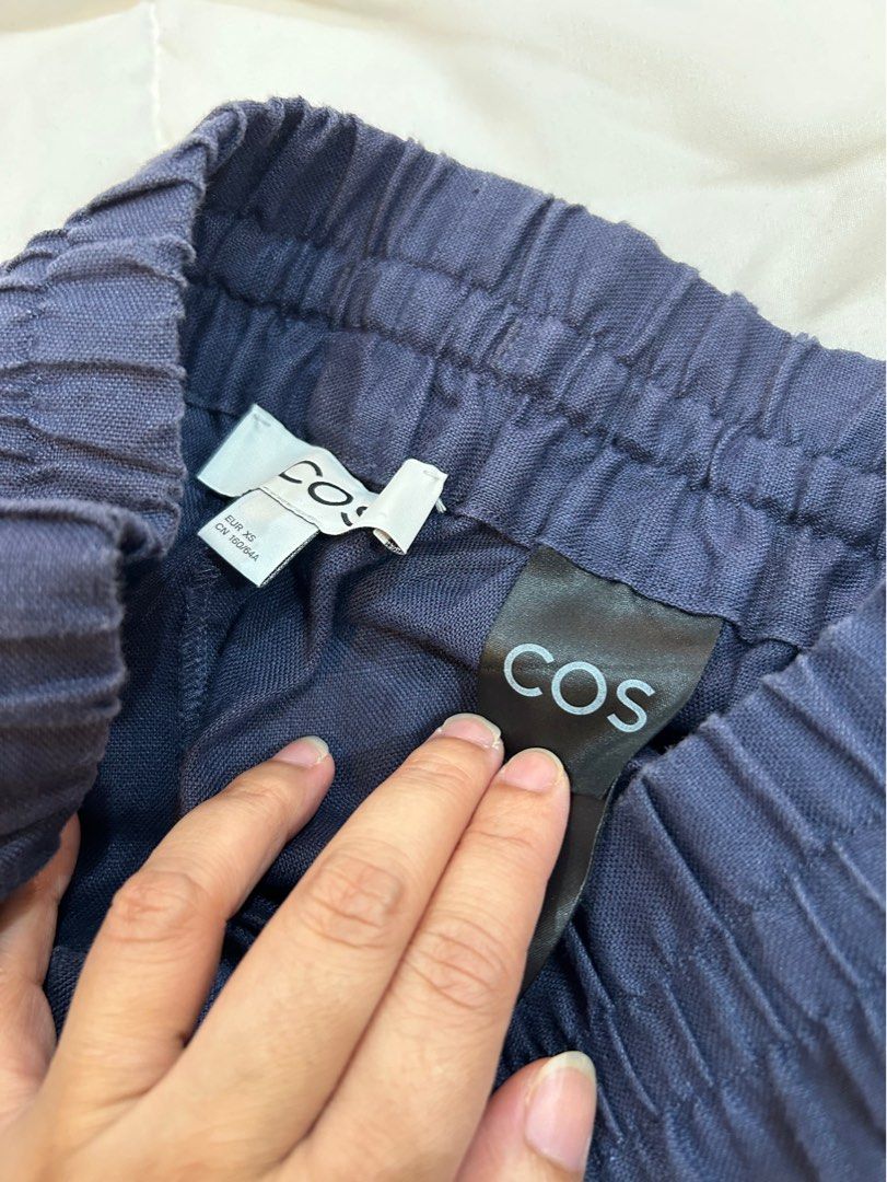 COS Elasticated Linen Shorts (Category: Shorts) located in Mandaluyong City. Submitted by flohro (Listing ID 1290101835, Image 3). Description: Preloved Used once only No flaws.