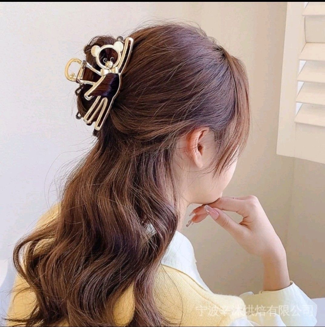 b e a r  Hair clip hairstyles, Clip hairstyles, Aesthetic hair