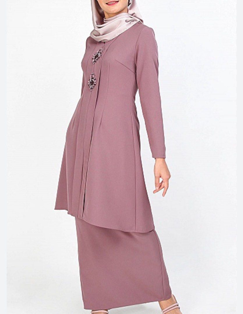 Daelyn Kebaya (Category: Baju Kurung & sets) located in Cyberjaya. Submitted by nurul15 (Listing ID 1290136721, Image 1). Description: Poplook Daelyn Kebaya - Mauve color - used once only ** price including postage**.